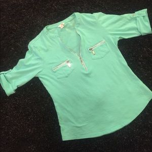 G by Guess 3/4 Sleeve Tops Med but more like small